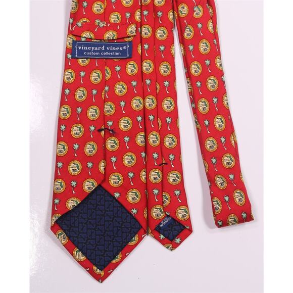 Vineyard Vines CMAA Club Managers Association of America Red Silk Necktie Tie - Picture 4 of 6